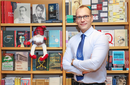 Interjú dr. Bartus Péterrel, a Pannon Egyetemért Alapítvány operatív igazgatójával   